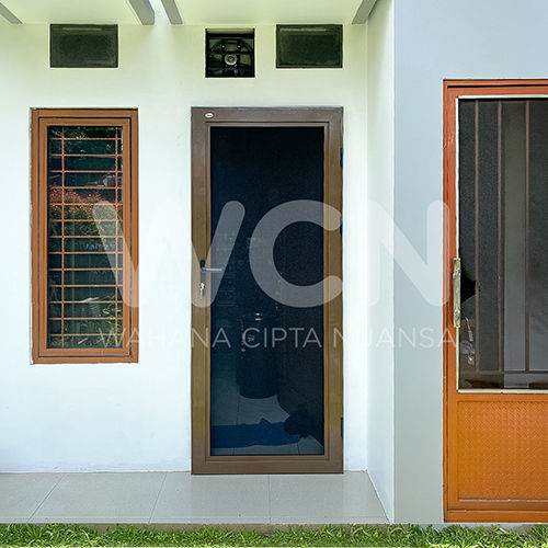 46-PINTU-BAJA-TANJUNG-BARAT-110326-TERTUTUP