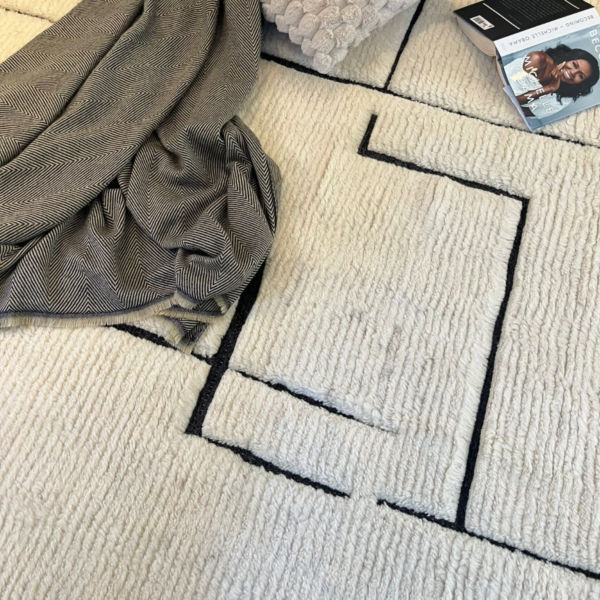 Woolen rug Plush ebony image 1