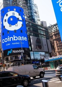 Bitcoin's Custody Paradox: Who Actually Holds Your BTC?