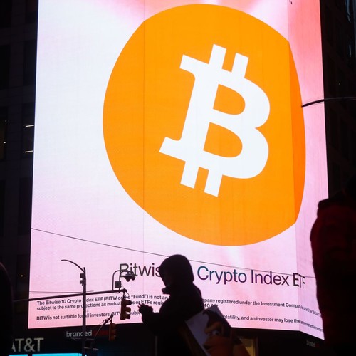 Bitcoin Bounces to $71K Amid Strait of Hormuz Tensions and JPMorgan Crypto Collateral News