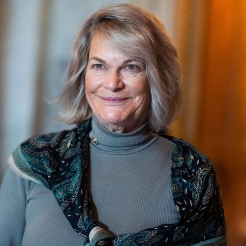 CLARITY Act Confirmed: Lummis Says Crypto Bill Text Drops Next Week