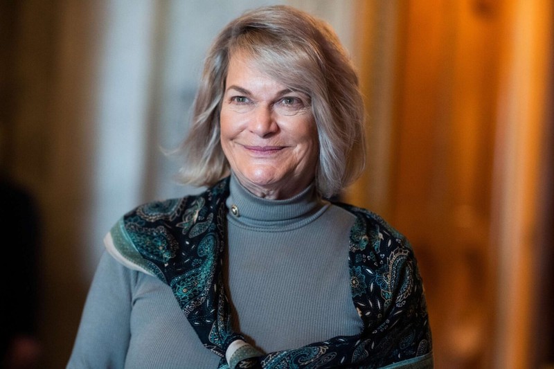 CLARITY Act Confirmed: Lummis Says Crypto Bill Text Drops Next Week