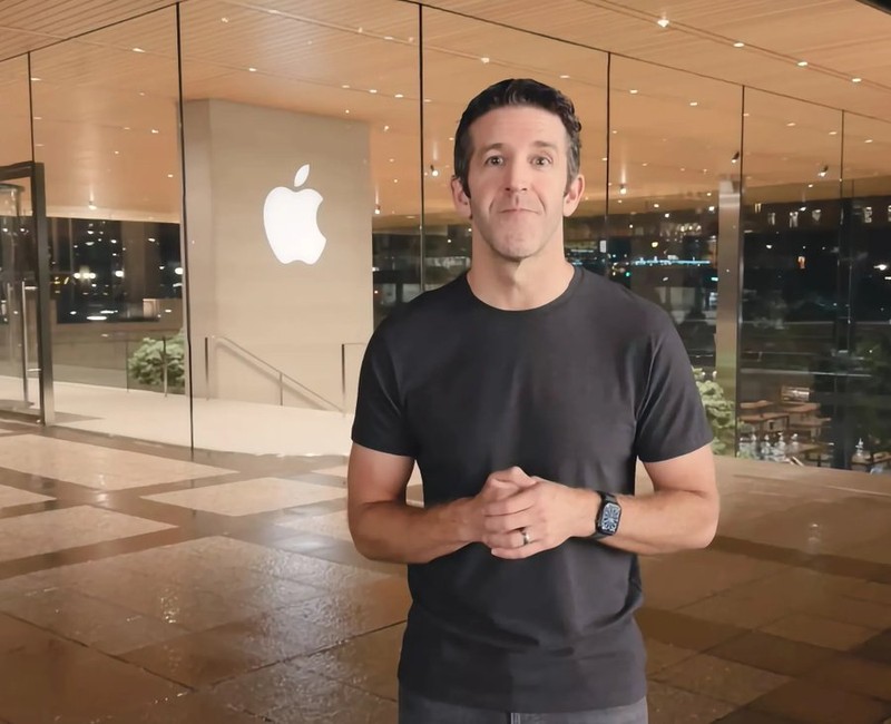 Apple’s Next Chapter: Tim Cook Exit Signals AI Pivot — But Where Does Crypto Fit?