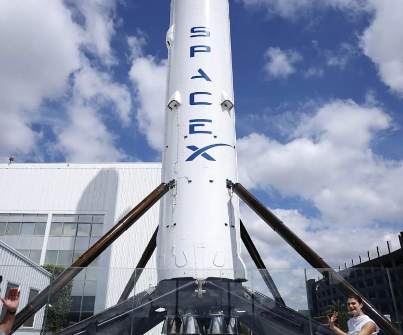 SpaceX's Historic IPO Has Wall Street Divided: Bubble or the Next AI Superpower?