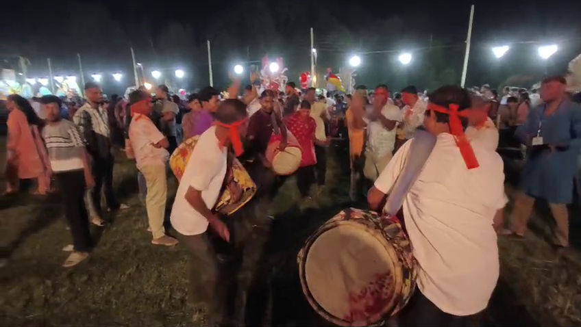 দশমীঘাট ময়দানে আমবাসা পুর পরিষদের উদ্যোগে অনুষ্ঠিত হয় দশমী মেলা