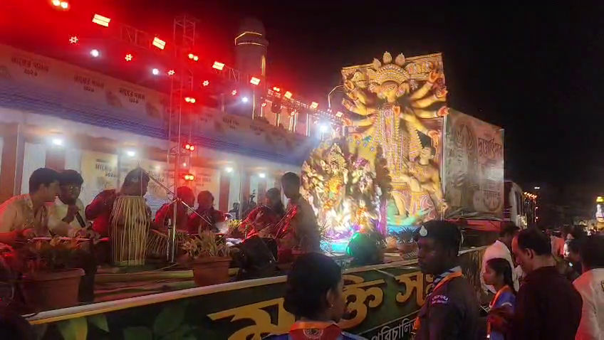 বর্ণাঢ্য আয়োজনের মধ্য দিয়ে আগরতলায় অনুষ্ঠিত ‘মায়ের গমন ২০২৬