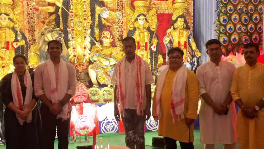 আজ মহা ষষ্ঠী গতকাল মহা পঞ্চমীর সন্ধ্যাতেই ধলাই জেলার বেশ কিছু বড় বাজেটের পুজো মণ্ডপের দ্বার উদঘাটন হয়। 