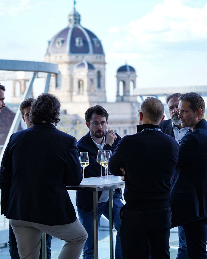 Bluecode-Team beim VI3NNA Congress