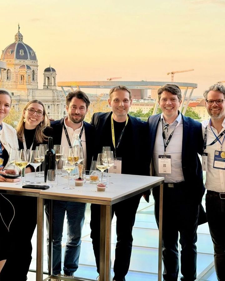 Bluecode-Team beim VI3NNA Congress
