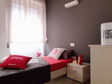 Zona Fiera, camera singola moderna libera da Agosto