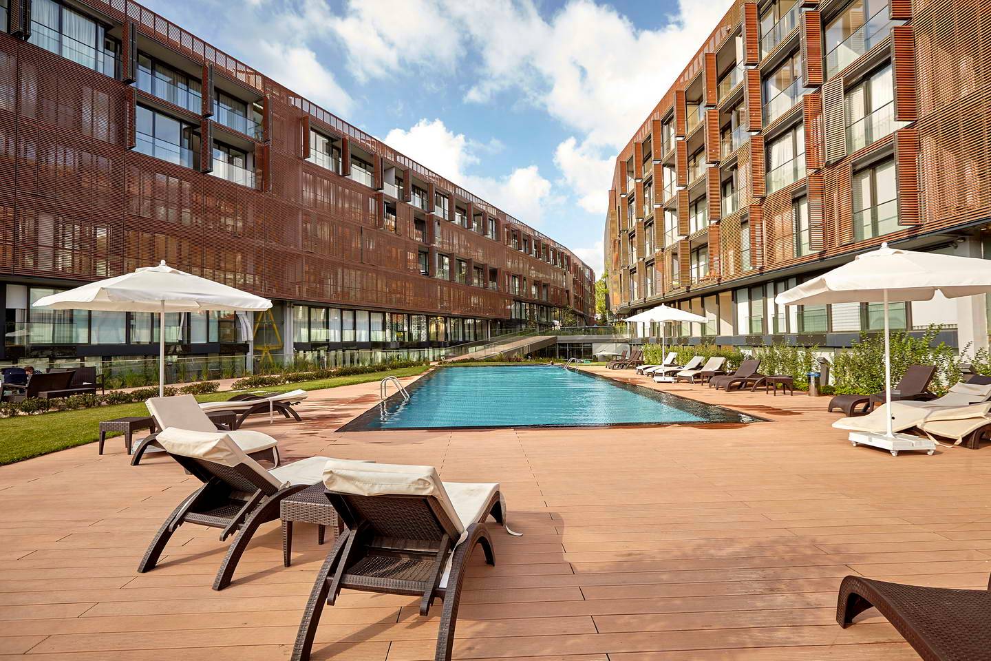 Key Ready Istanbul Nature View Apartments - Outdoor pool and sun terraces