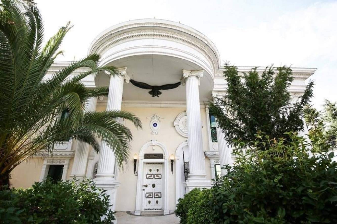 Superior Luxury Mansion In Istanbul For Sale - Mansion grand main entrance