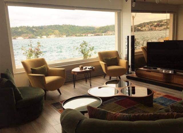 Seafront Prestigious Apartment In Istanbul