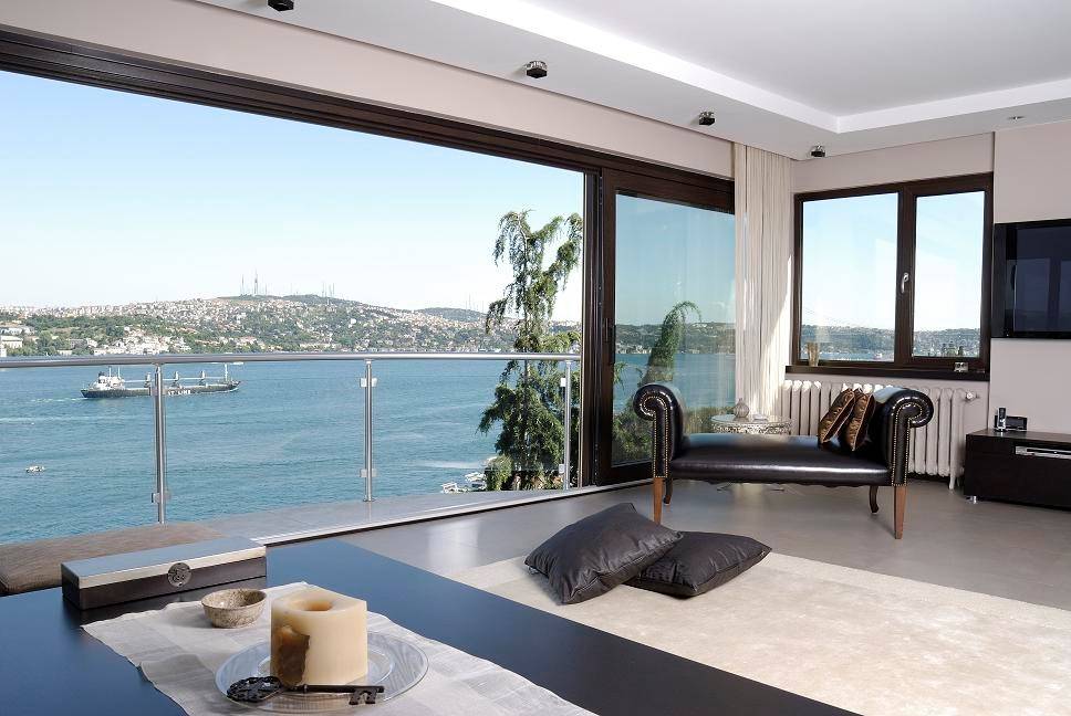 Designer Sea Front Istanbul Apartment