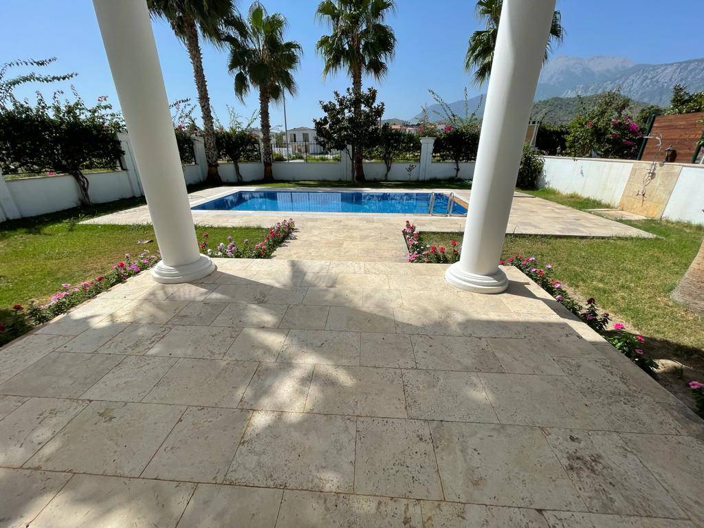 Luxury 4-Bed Kemer Villa - Antalya