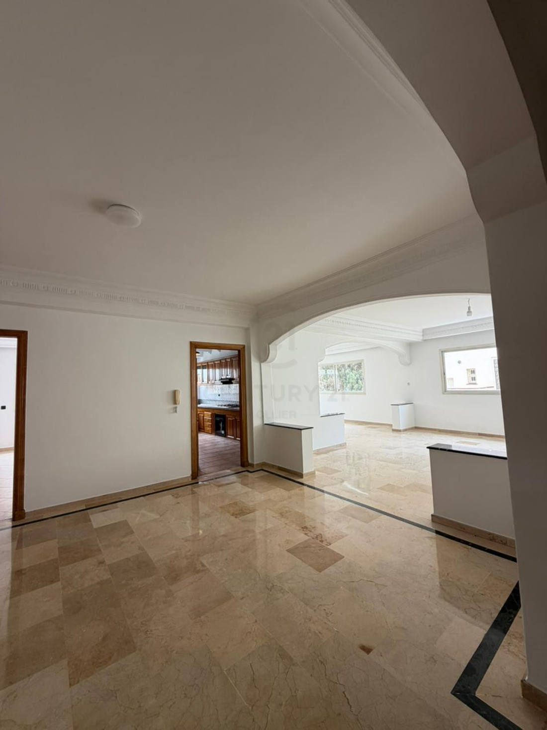 Appartement 168 m² — Gauthier -- 3 chambres -- 12 000 dh - image 1