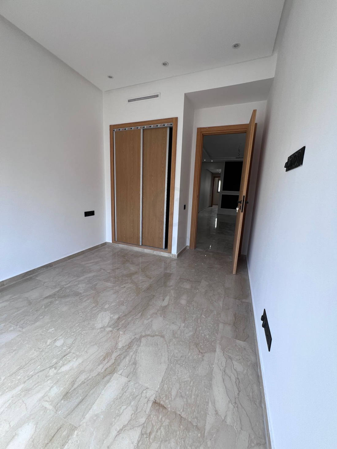 appartement à VENDRE de 90m² à ziraoui imm neuf - image 2