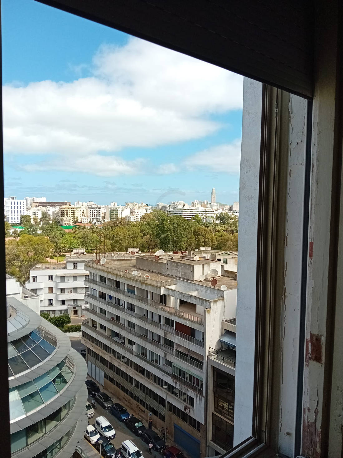 A VENDRE - APPARTEMENT 9EME ETAGE SUR BOULEVARD HASSAN 2 - image 2