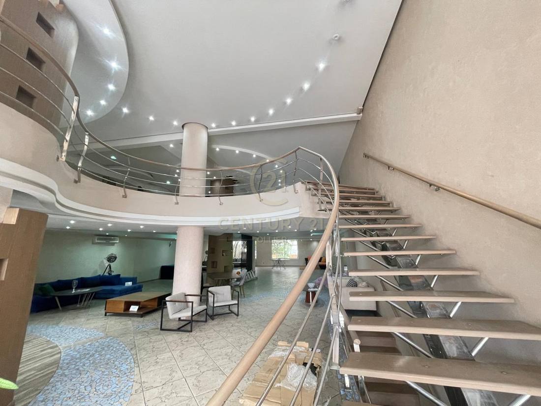 🏢 À LOUER – LOCAL COMMERCIAL ABDELATIF BEN KADDOUR – 671 m² 📍 Emplacement Premium – Idéal Franchises ou Grandes Enseignes - image 2