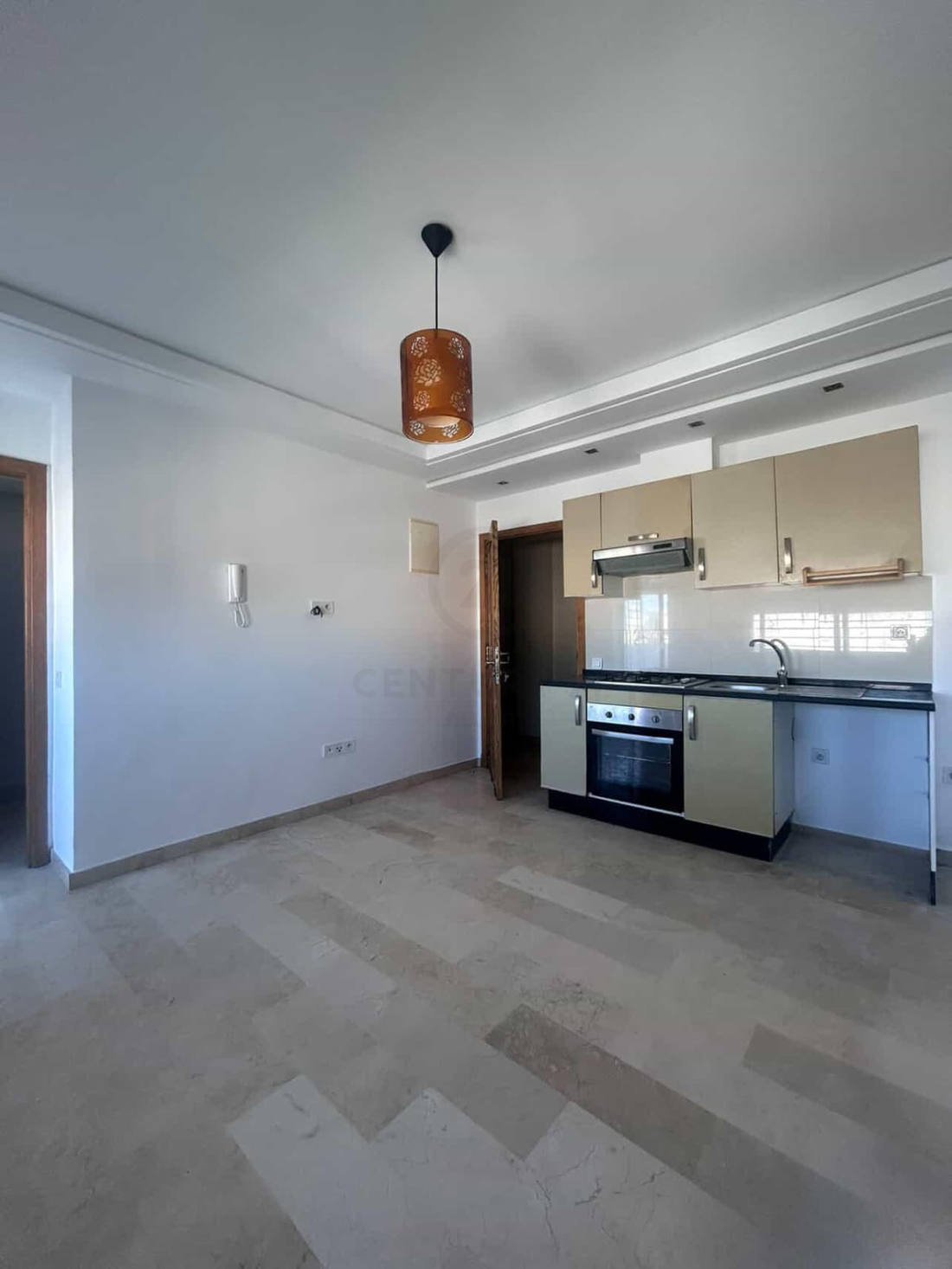 STUDIO VIDE A LOUER SUR BOULEVARD ZIRAOUI - image 2