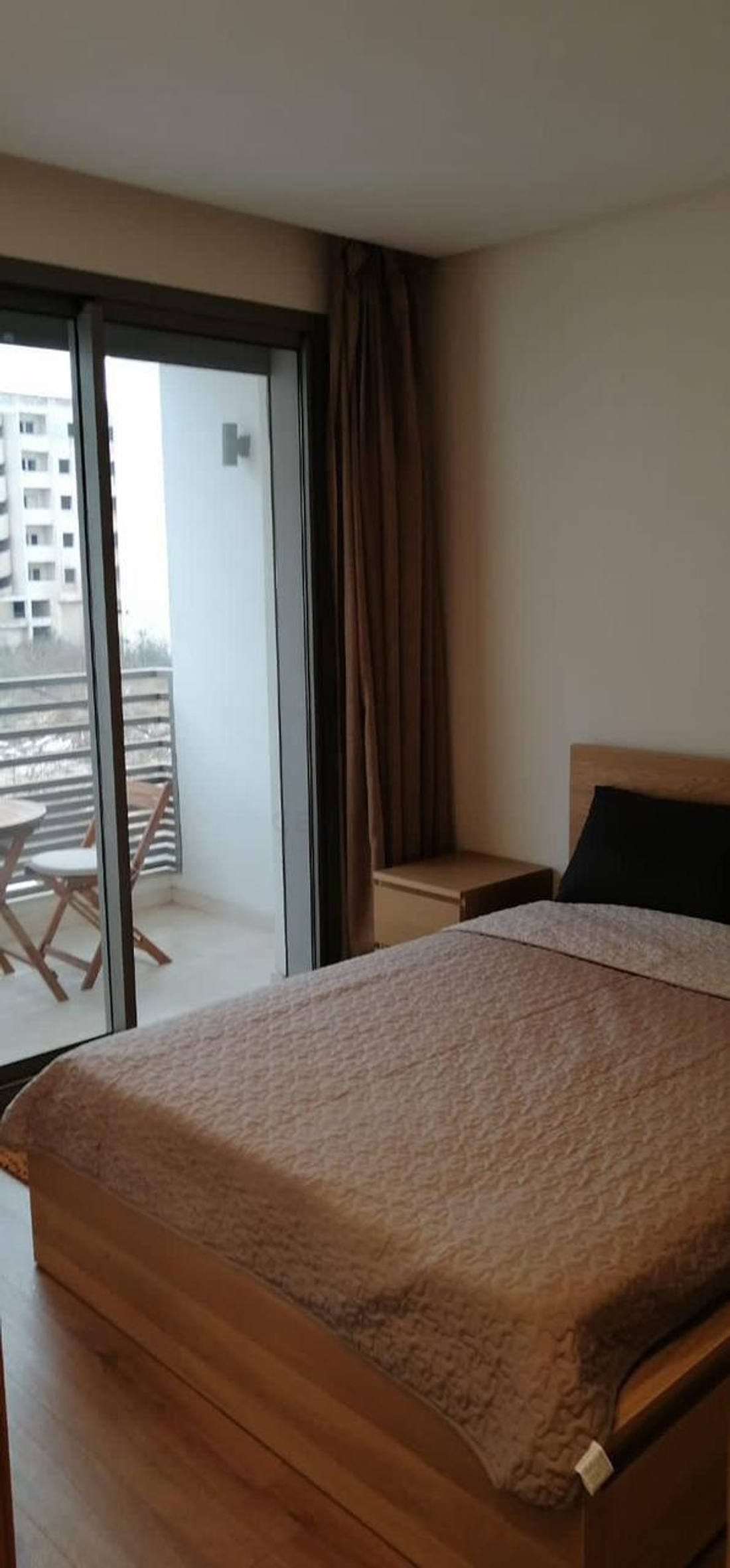 2 STUDIOS  MEUBLÉS NEUFS MODERNES 45m² AVEC GARAGE ET BALCON CHAMBRE - image 2