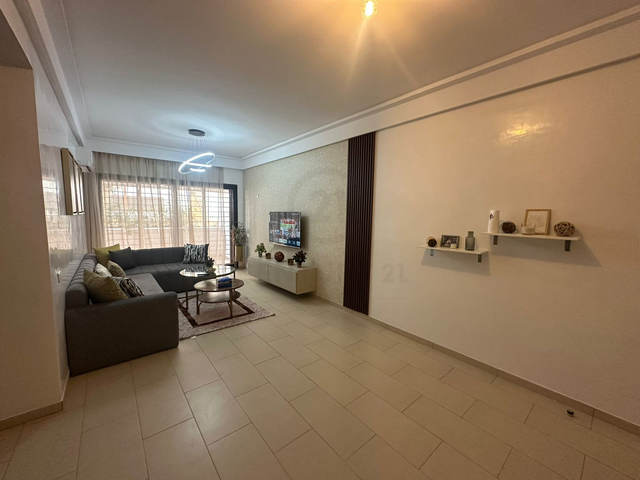 Studio meublé haut standing avec terrasse – CFC – 98 m²