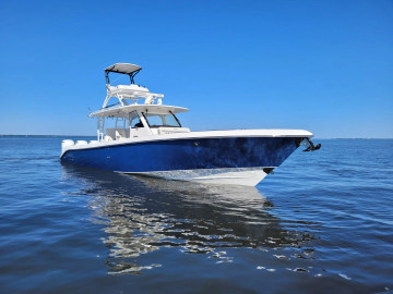 Luxury Yachts, New & Used Boat Dealer - Gulf Coast - Legendary Marine