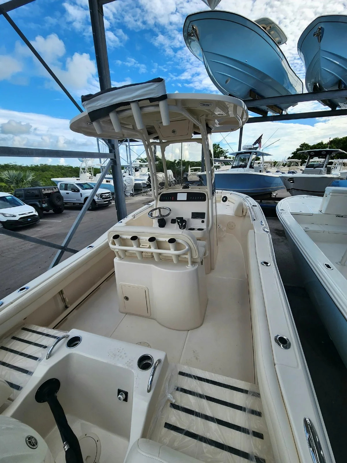 Grady-White  Fisherman 216 Center Console