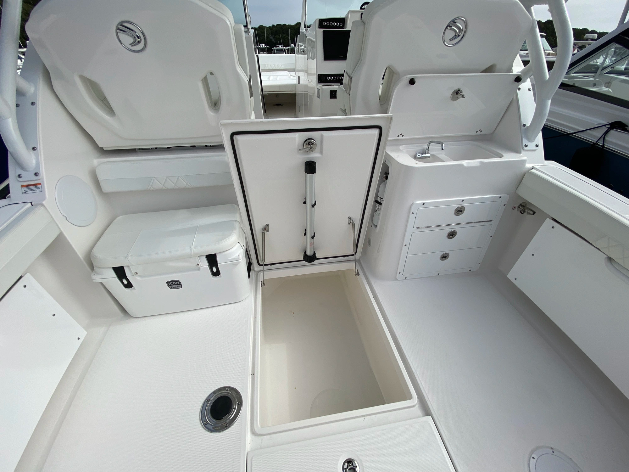 New 2023 EDGEWATER 280 CX in Mashpee, Massachusetts | Bosun's Marine