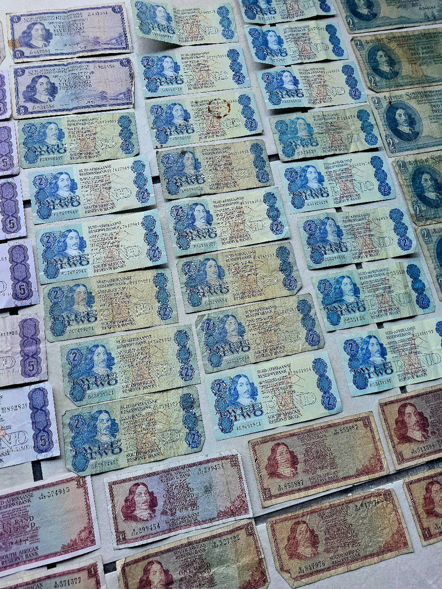 Other South African Bank Notes - Crazy R1 Start - Bulk Lot of SA notes ...
