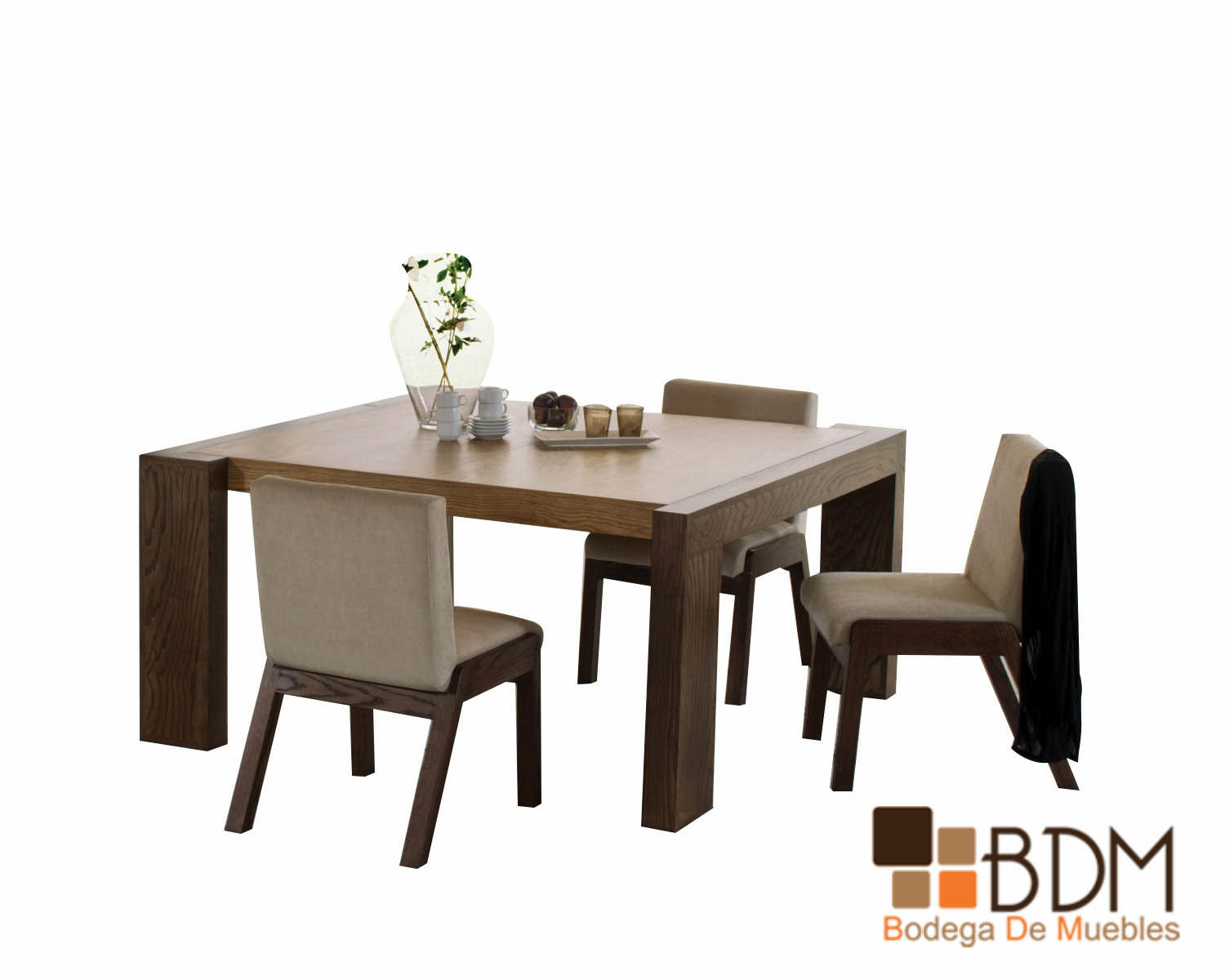 Comedor Cuadrado en Madera