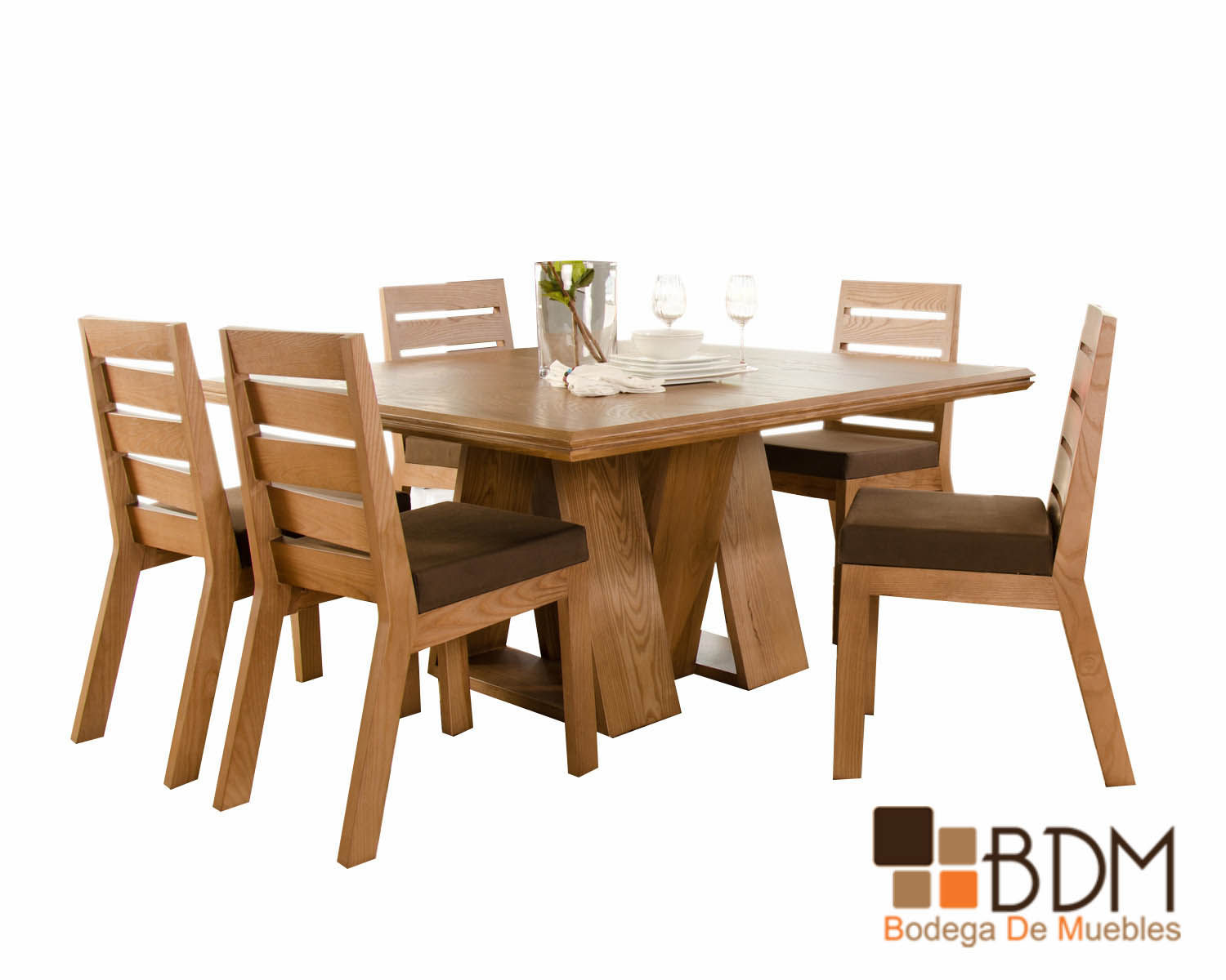 Comedor de Madera Versátil