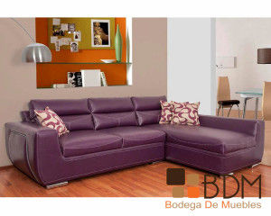 Sofá con chaise morado