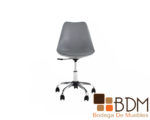 Silla Eames con ruedas