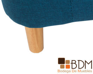 Sofa cama color azul con patas de madera