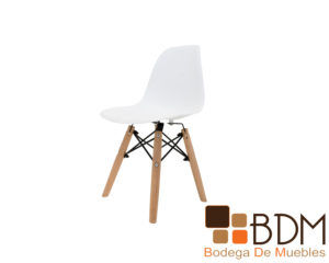 Silla infantil color blanco de madera y metal