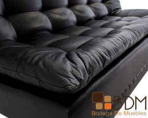 Sofa cama en tacto piel negro estructura madera y patas metal