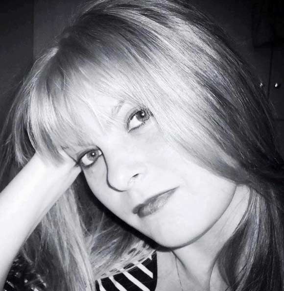 Μαρία Καλτσή, Ρόζα ο ροζ δράκος, εκδόσεις Οσελότος