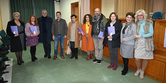 Θάνος Κόσυβας, Σωσός, ο γάτος που έτρωγε ελιές, εκδόσεις Οξύνεια