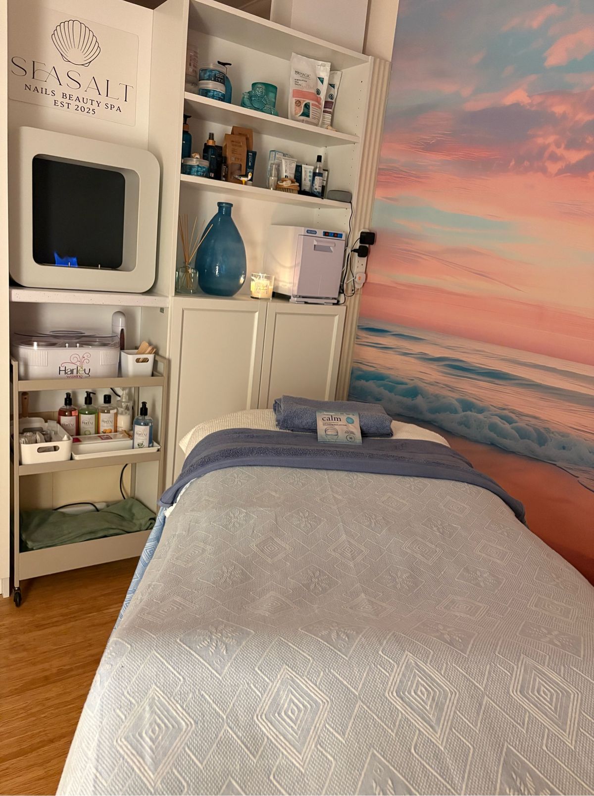 Botanical Facials | Expert Waxing
Massage | Body Rituals