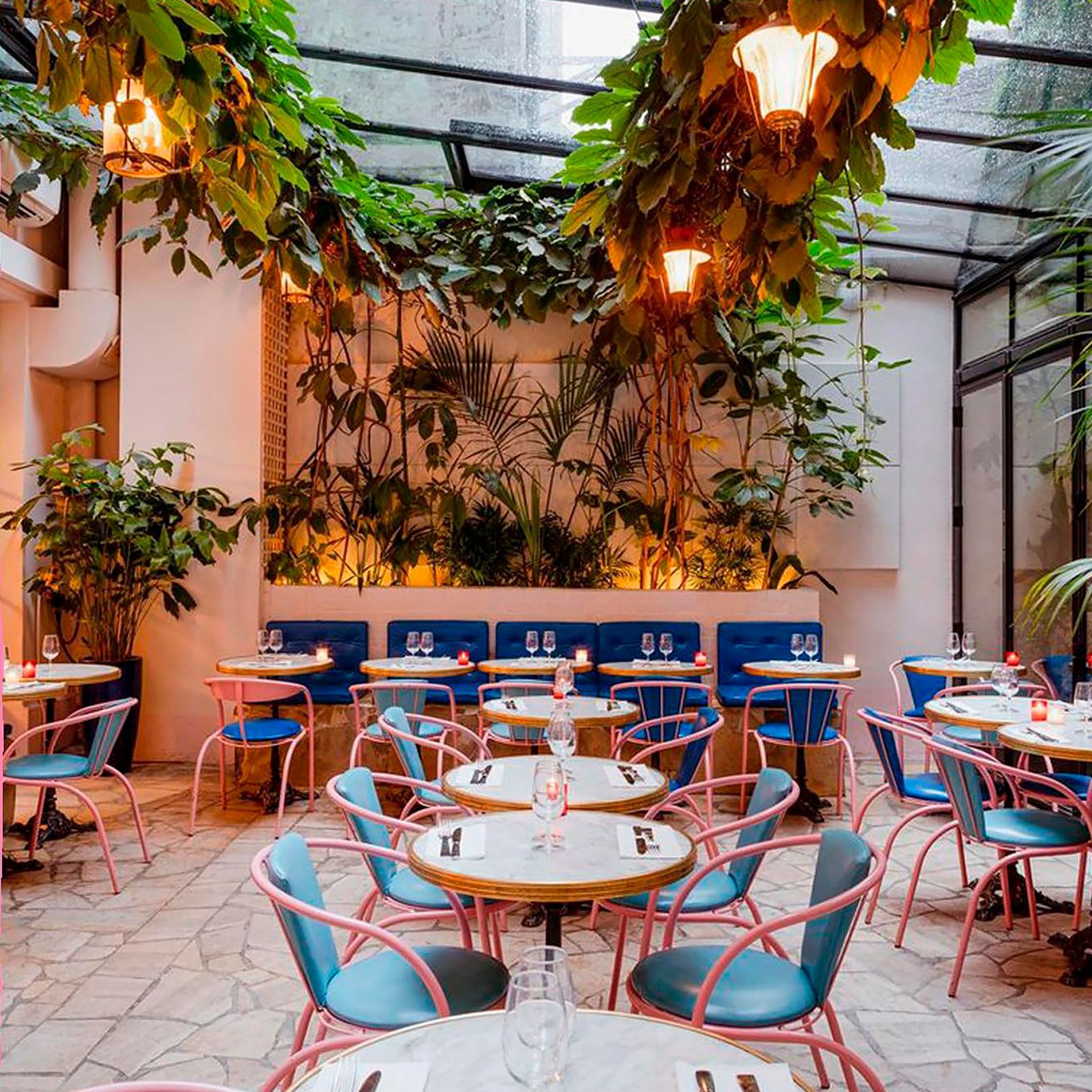 Hotel Grand Amour
Photograph by @hotelsamourparis