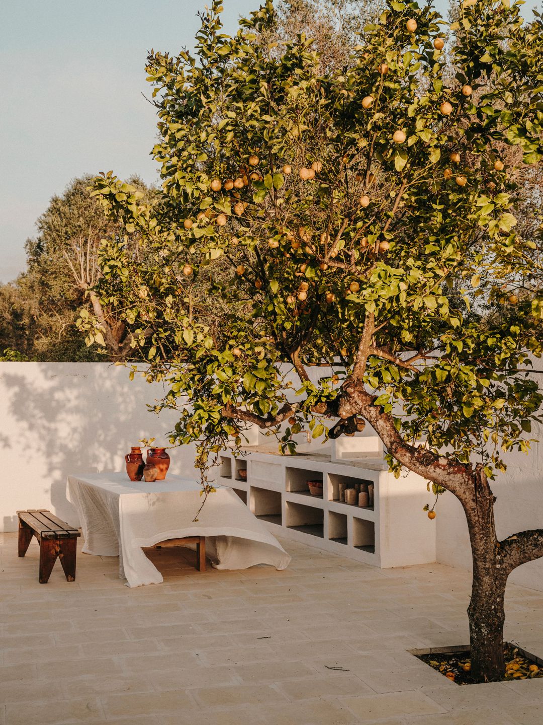 At the heart of Salento, three intimate, independent houses share a Mediterranean garden with a swimming pool set between fruit orchards and ancient olive trees. Each casa was designed for relaxation and slow living, an ideal escape with family or friends.