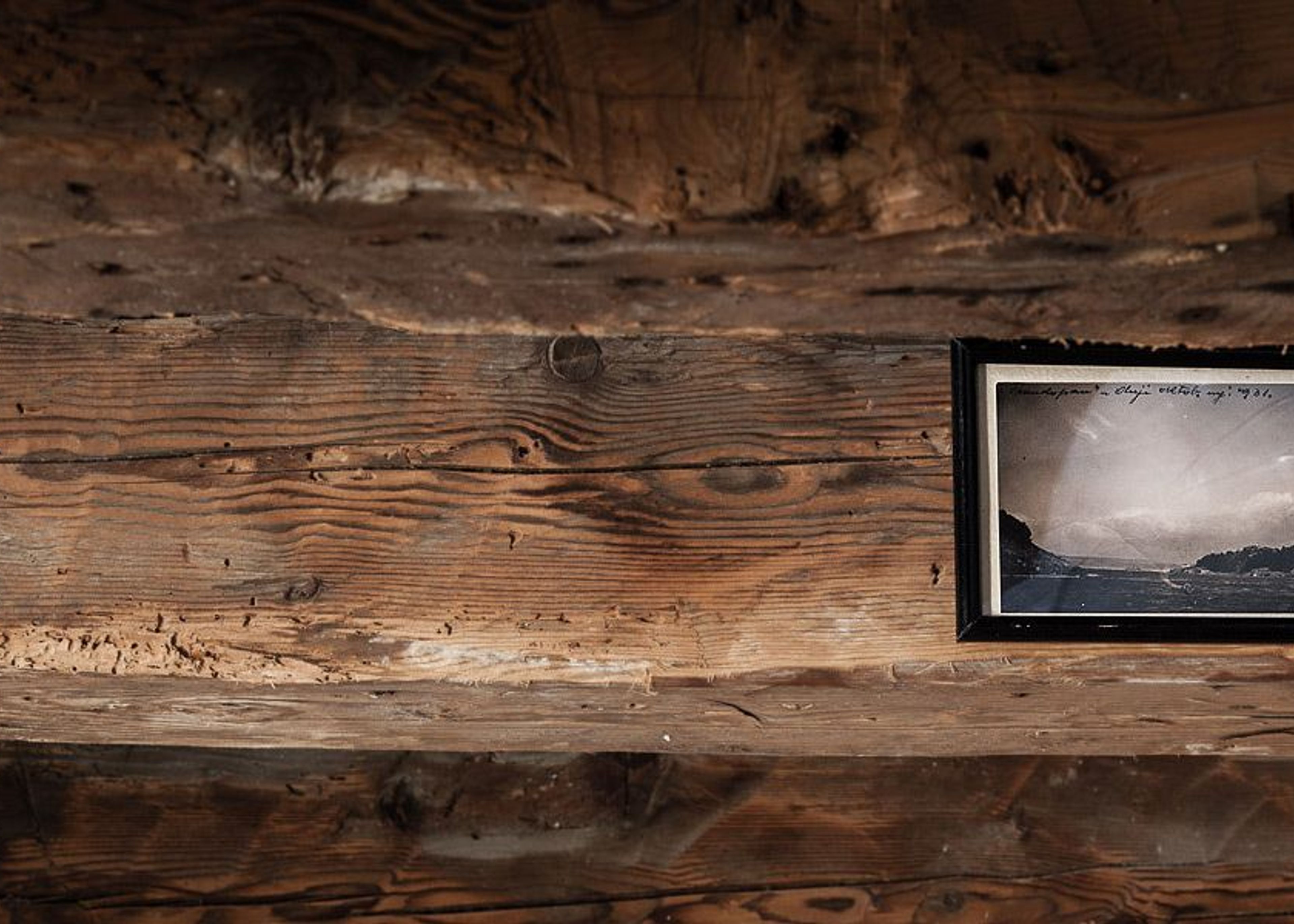 History on the Walls of Kuca Fotografa