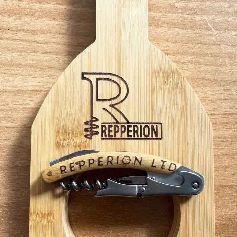 Гравирани аксесоари за вино