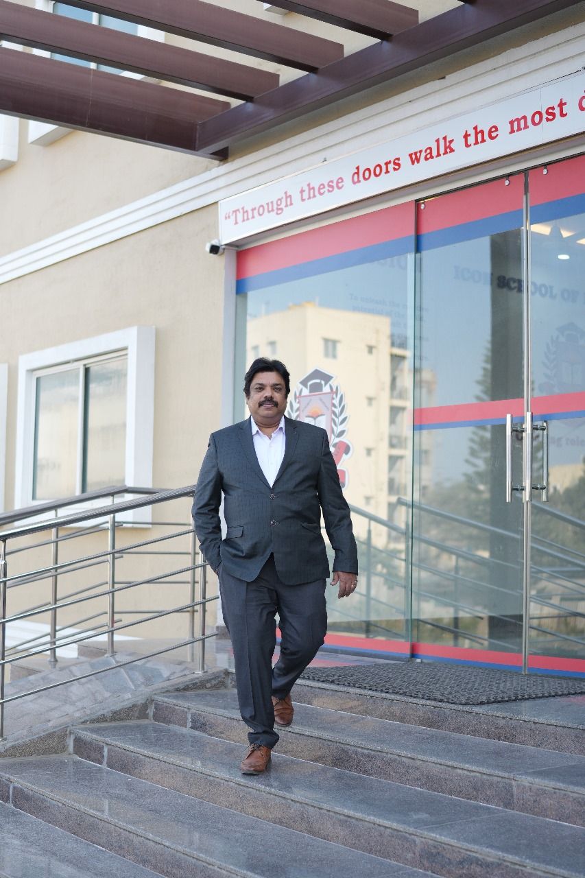icon-school-of-excellence-co-founder&trust