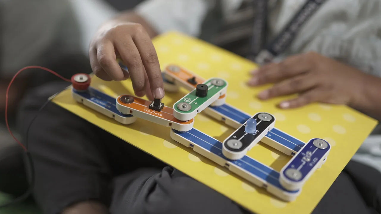 icon-school-of-excellence-robotics