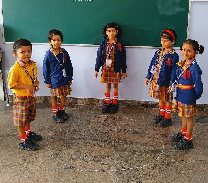 icon-school-of-excellence-uniform-pattern