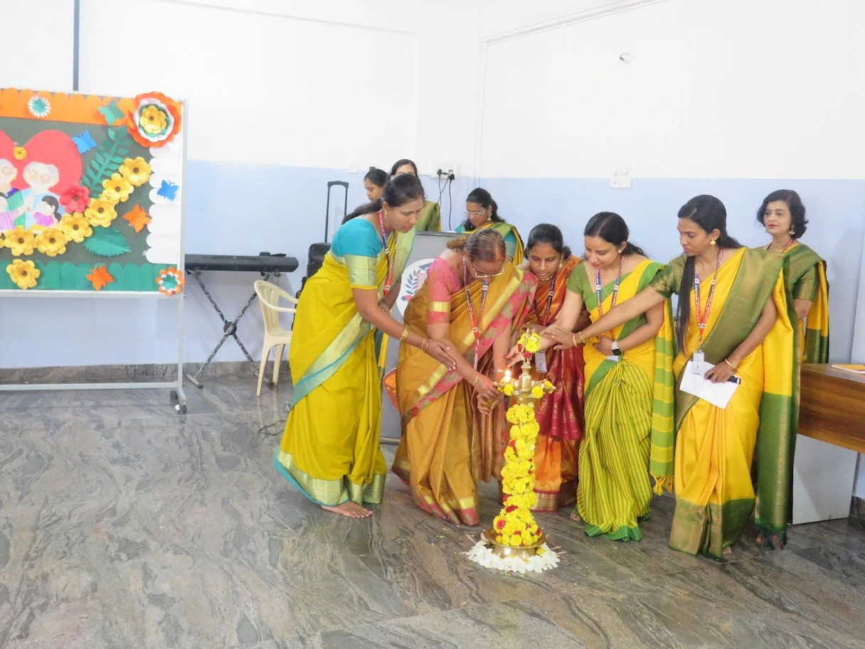 icon-school-of-excellence-grand-parents-day-3