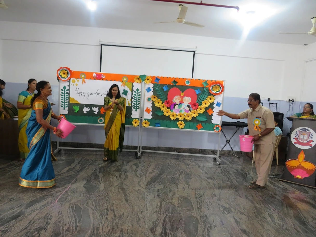 icon-school-of-excellence-grand-parents-day-6