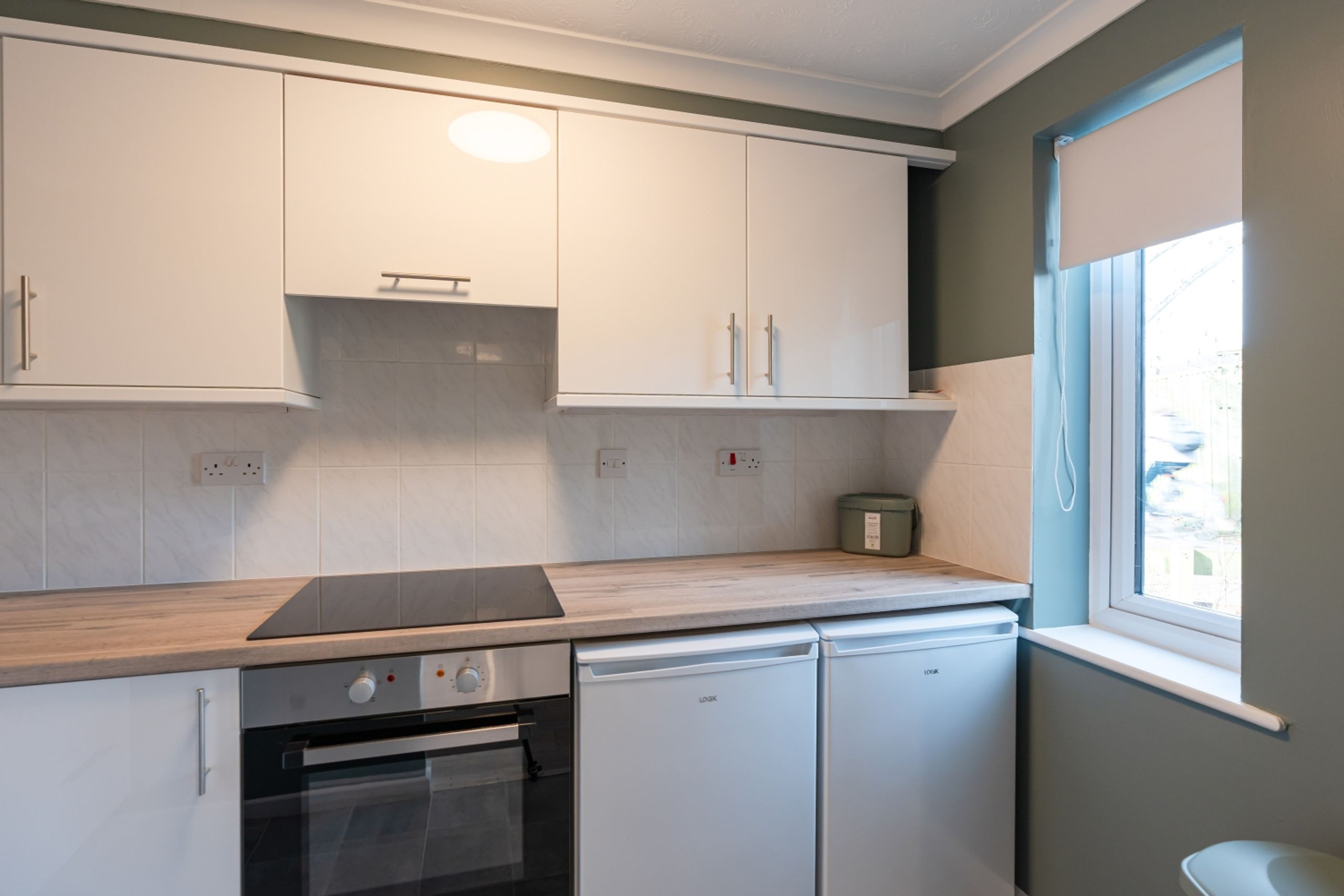 7 Levery Close-04554